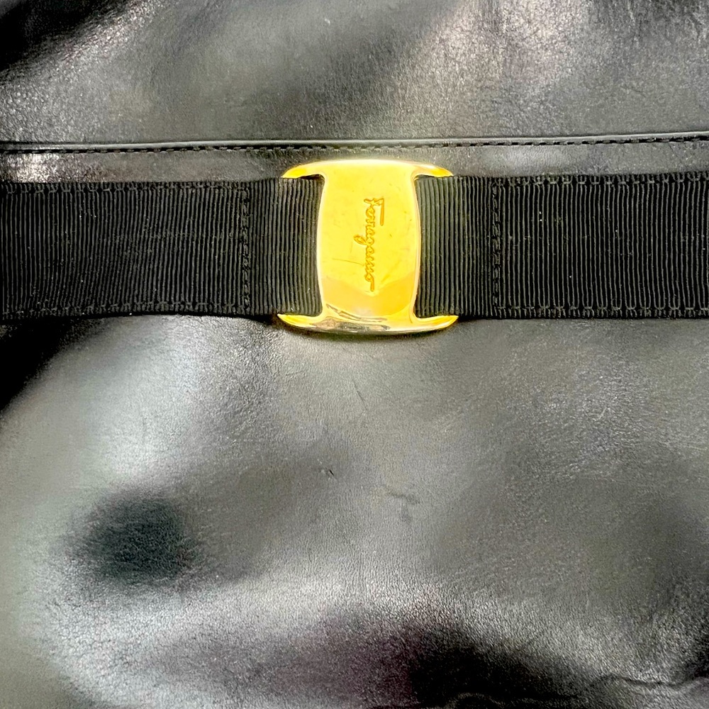 Vintage FERRAGAMO Crossbody!!